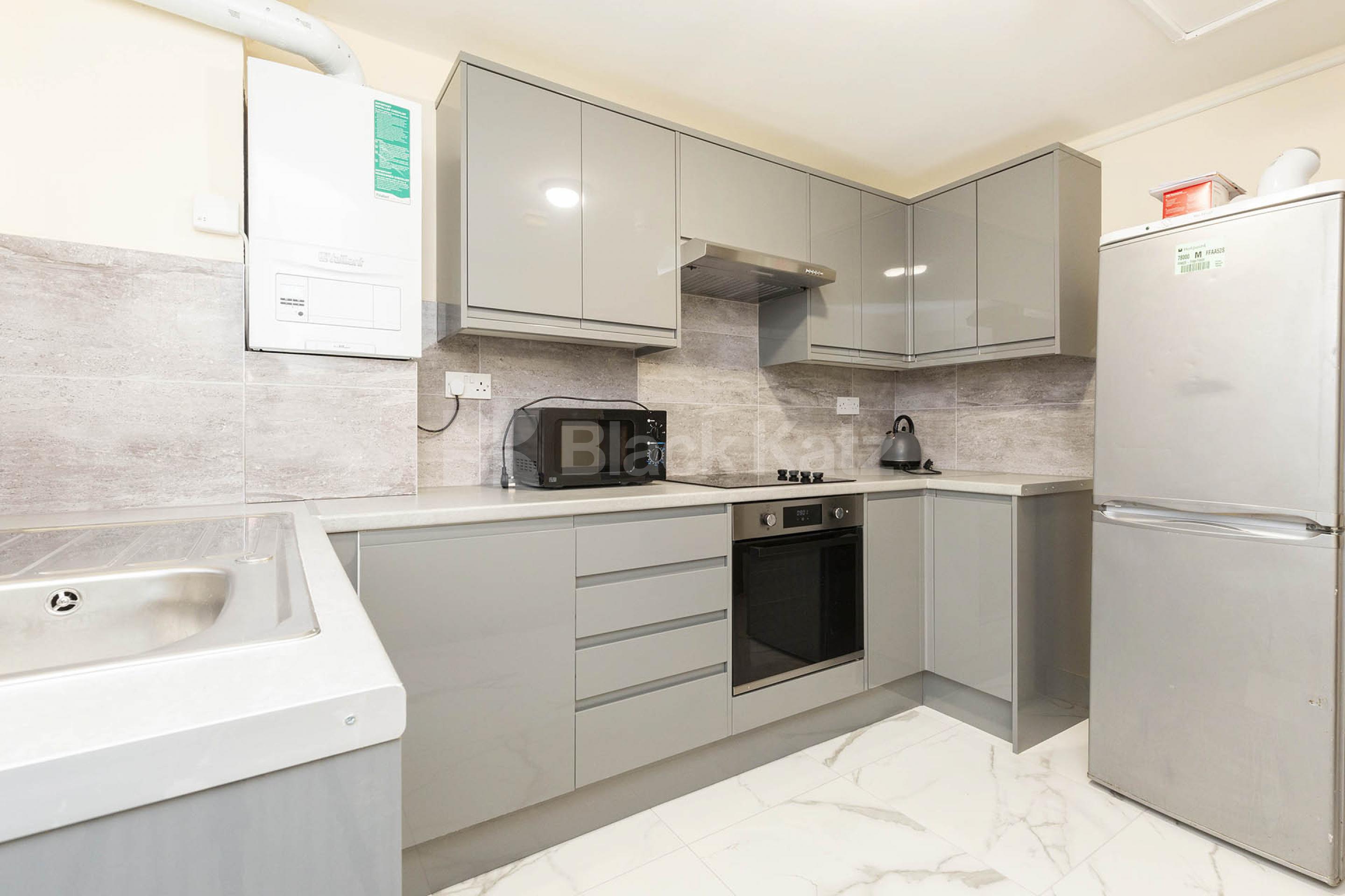 Newly refurbished 4 bed property located near Shoreditch Park Hoxton Street, Hoxton N1
